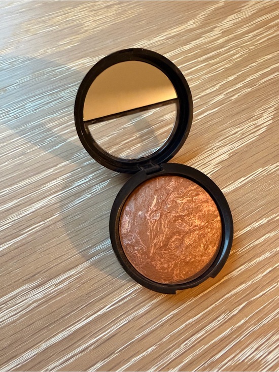 Laura Geller Other - Laura Geller Baked Bronzer & Highlighter - Shimmering Copper